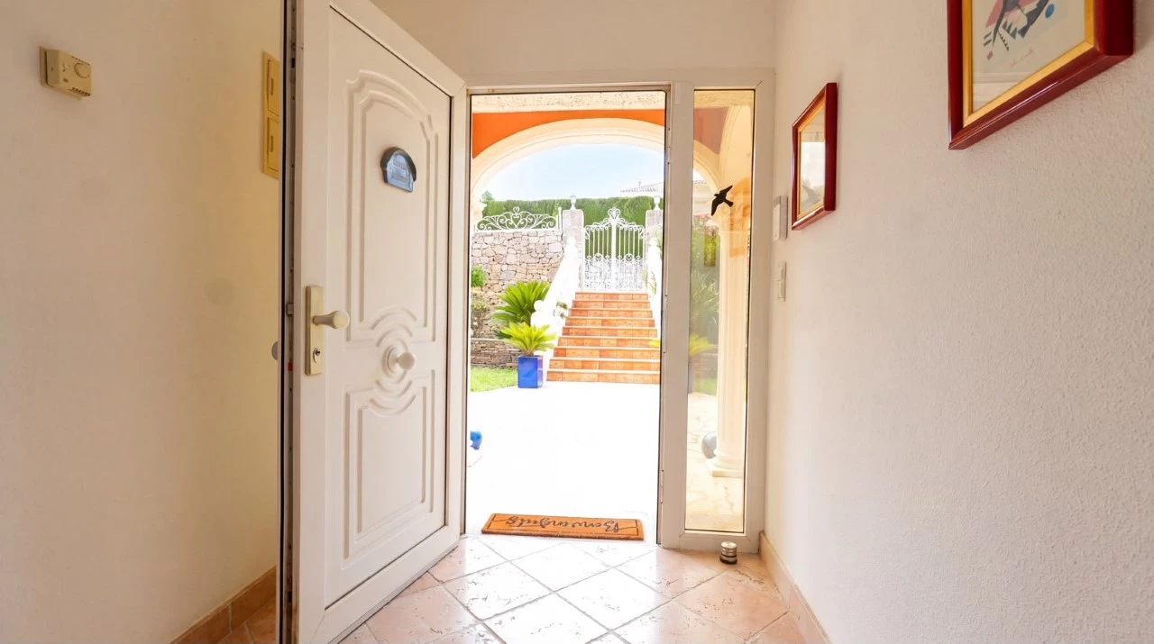 Traditional mansion for sale in Denia with seaview