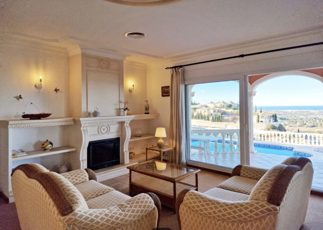 Traditional mansion for sale in Denia with seaview