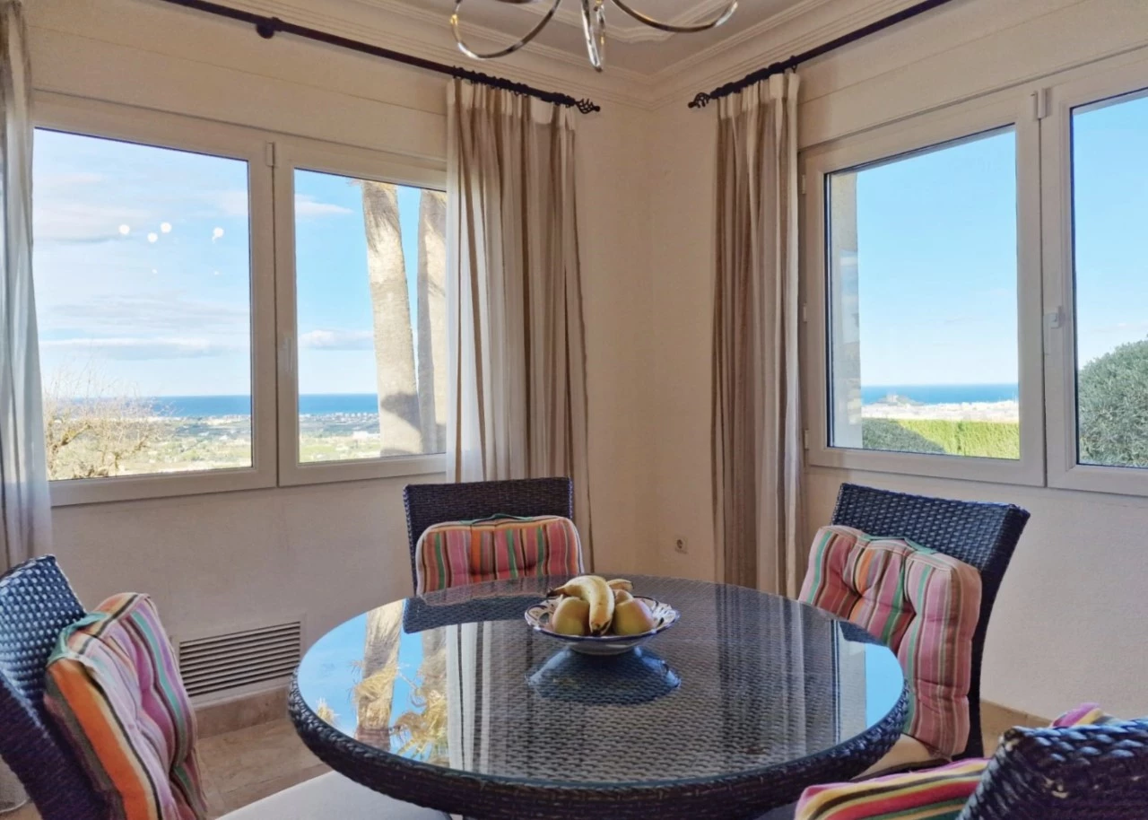 Traditional mansion for sale in Denia with seaview