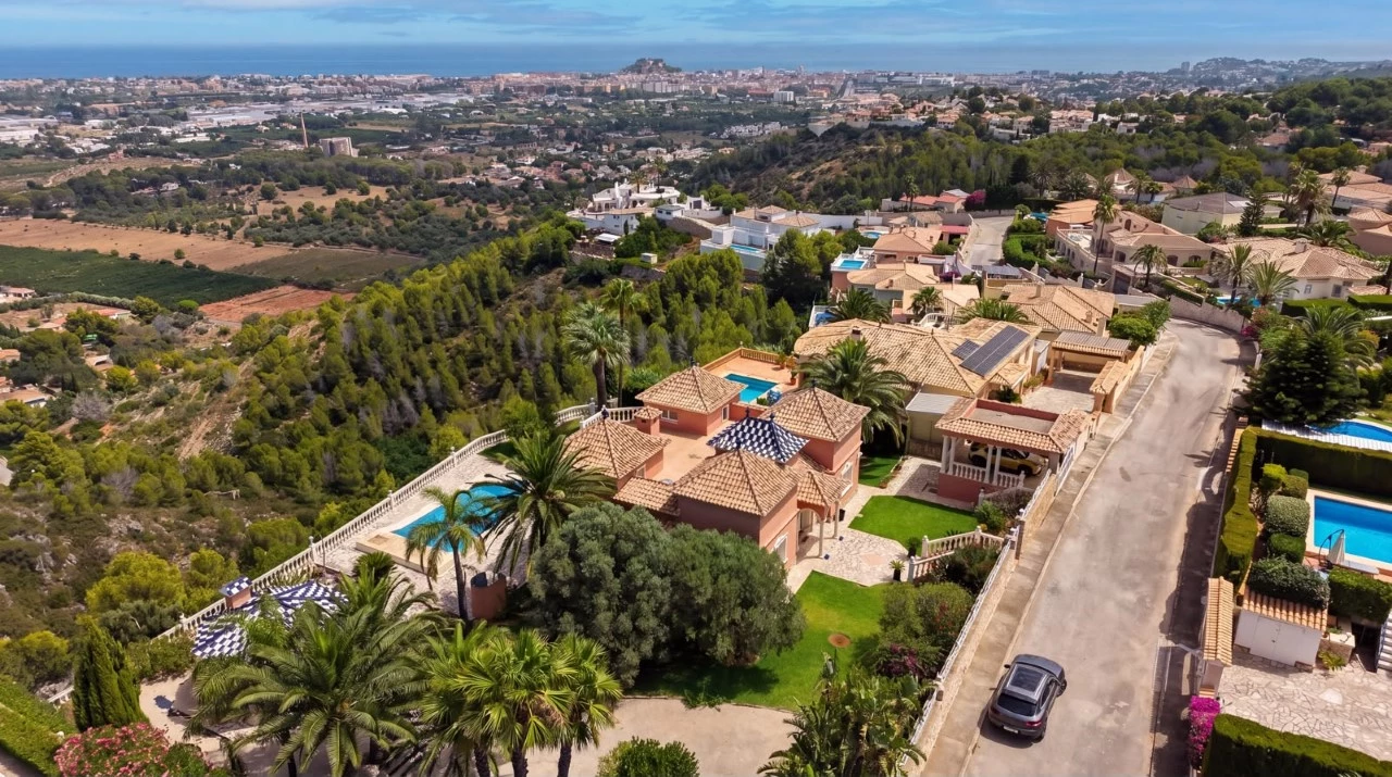 3 bedroom mansion for sale in Denia with sea view
