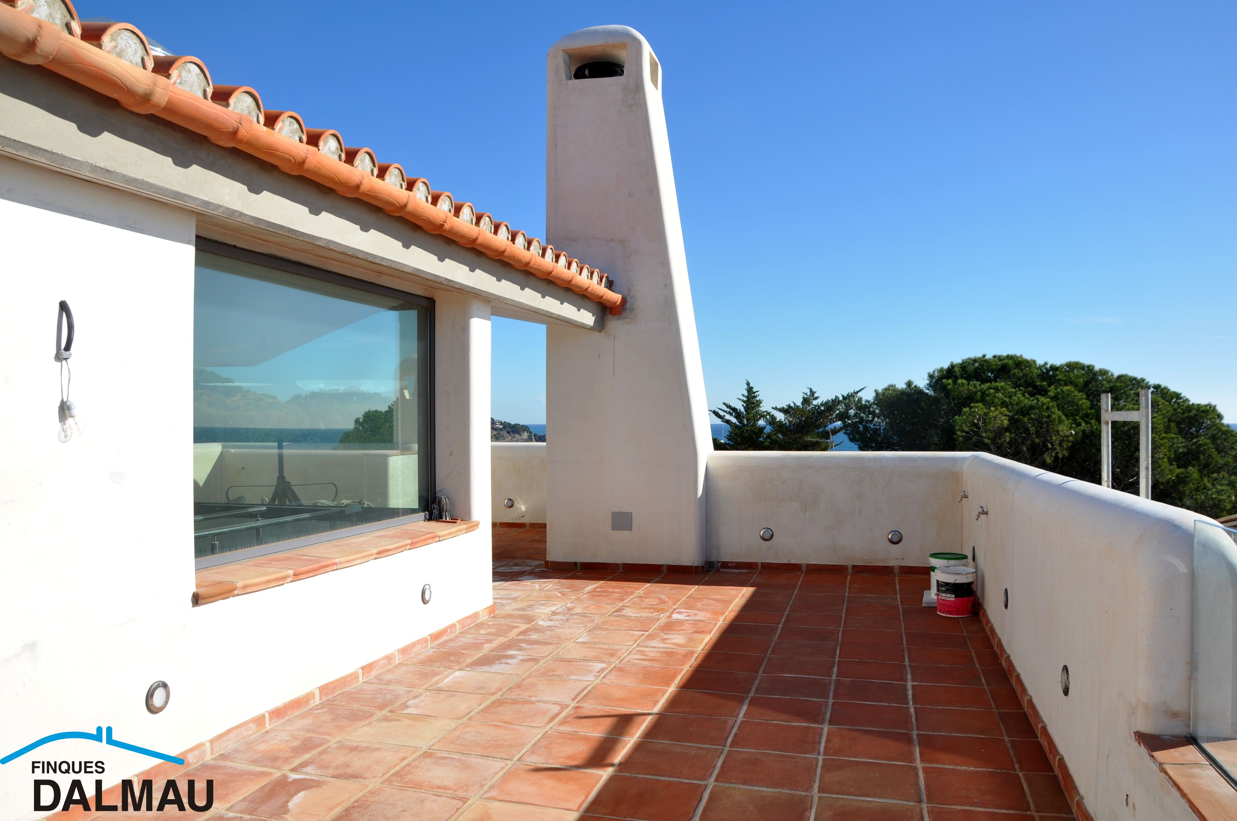 FABULOUS MEDITERRANEAN STYLE VILLA ON THE COAST OF BARCELONA