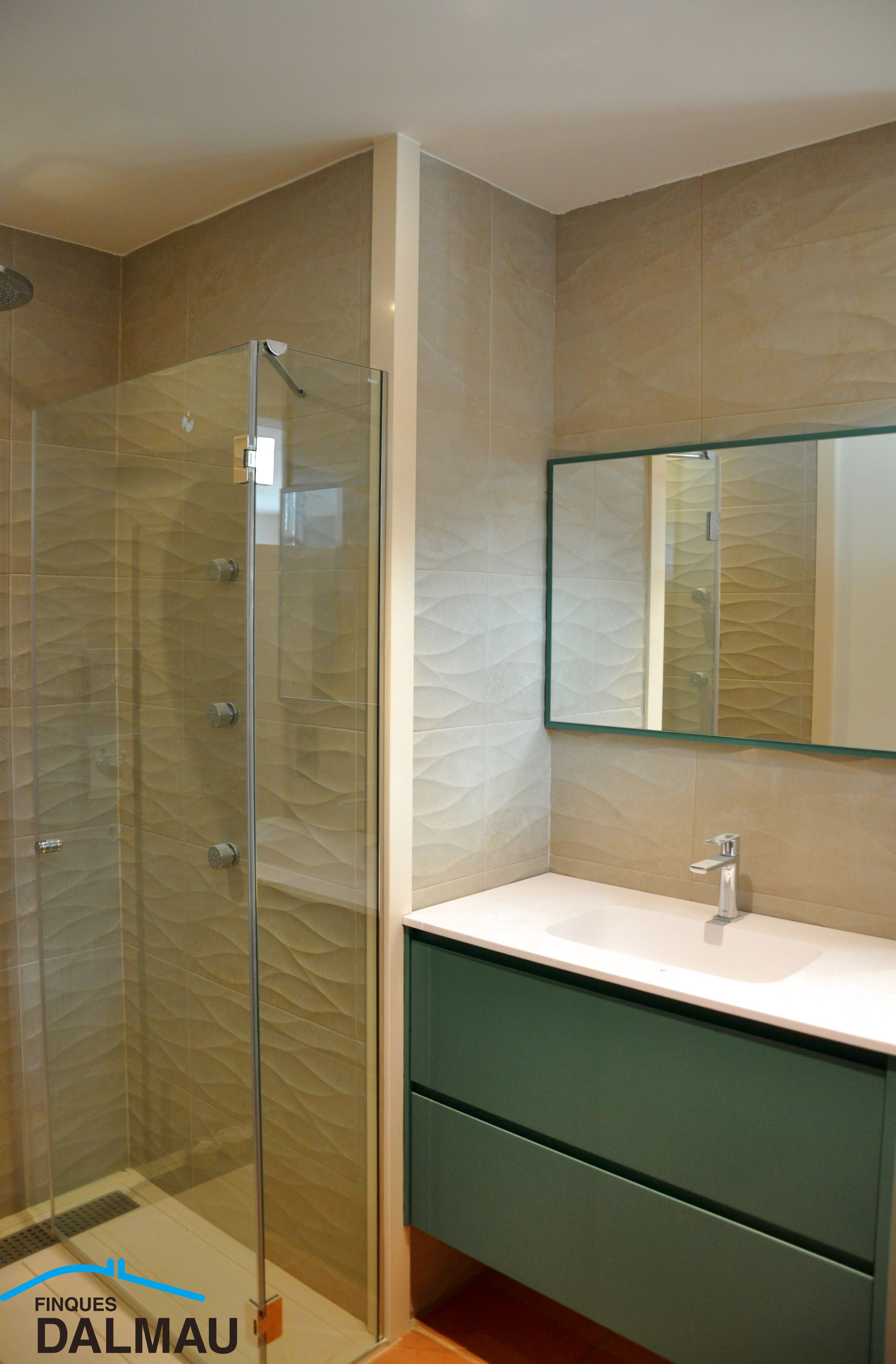 FABULOUS MEDITERRANEAN STYLE VILLA ON THE COAST OF BARCELONA