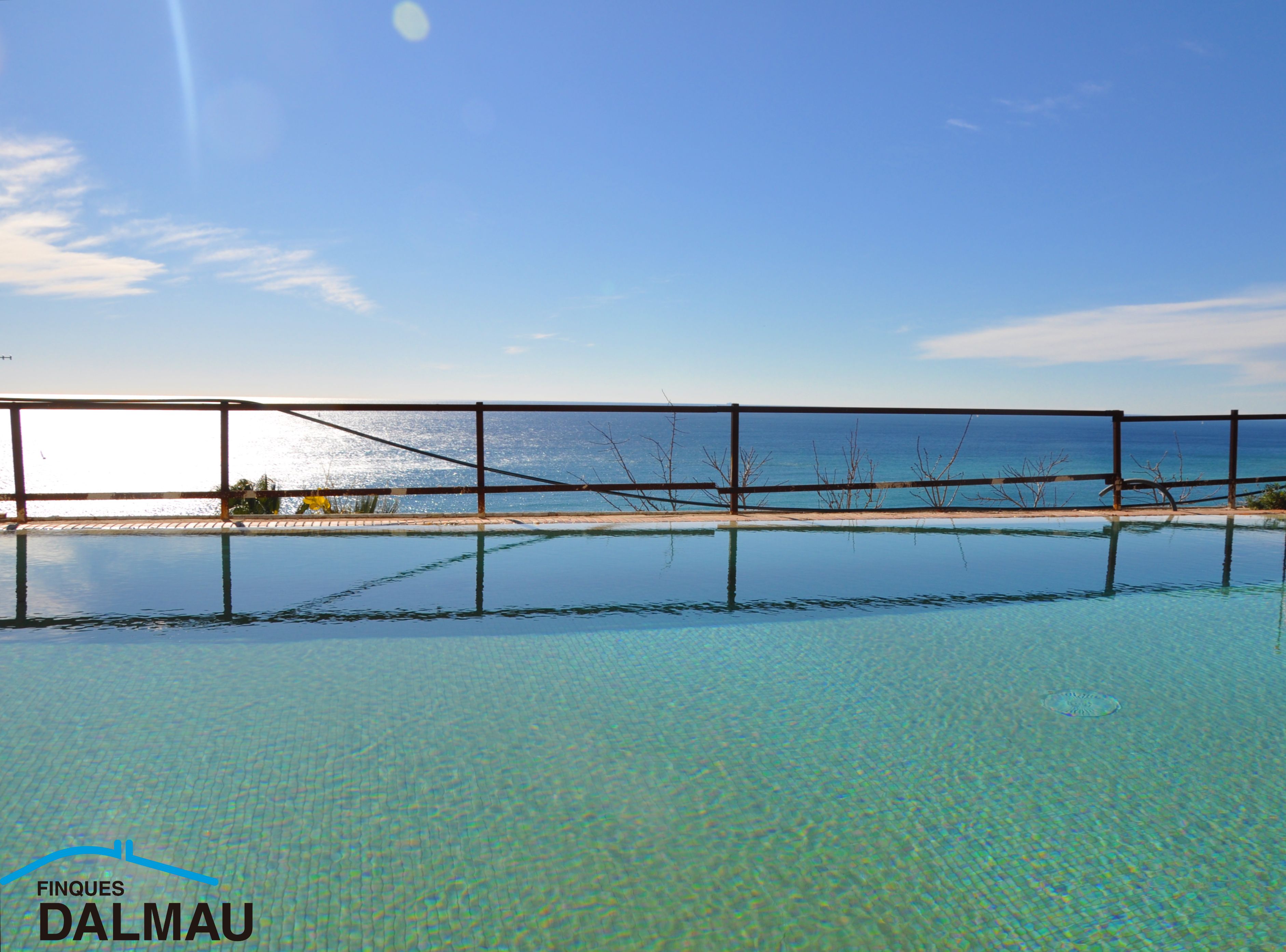 FABULOUS MEDITERRANEAN STYLE VILLA ON THE COAST OF BARCELONA