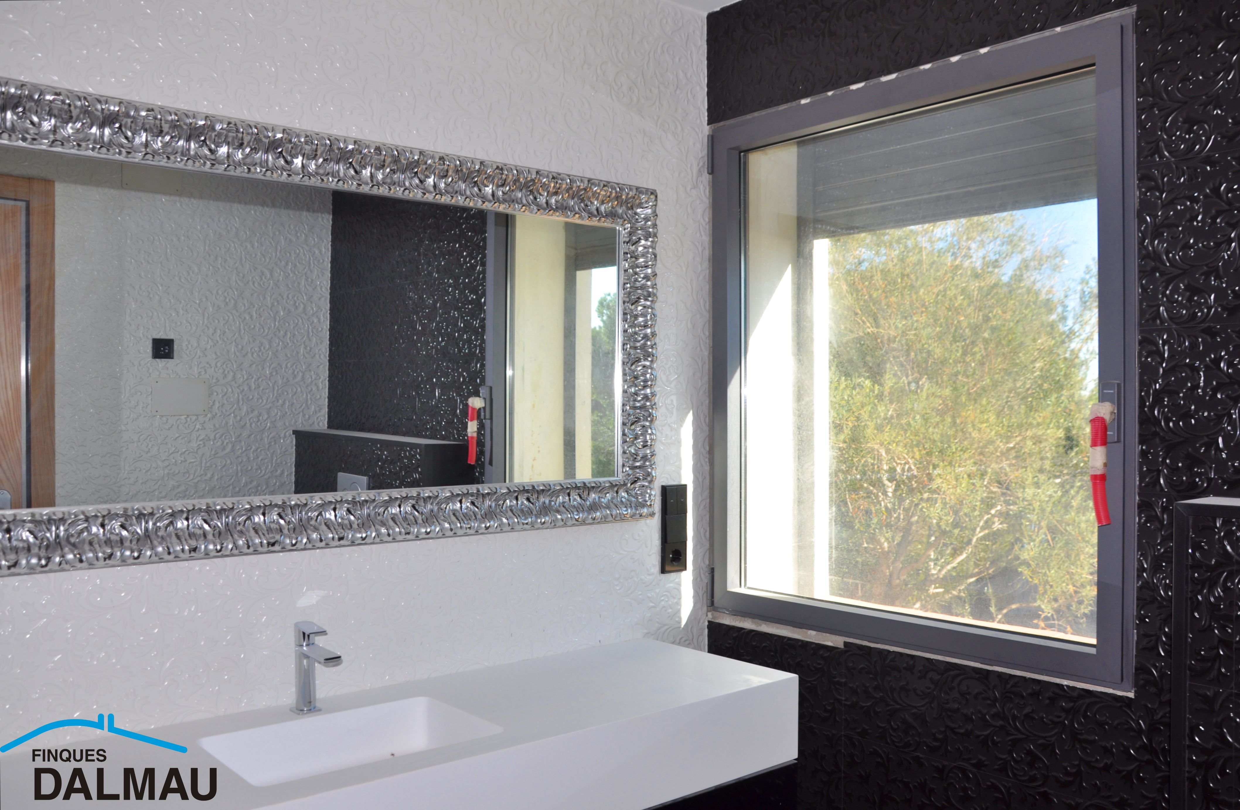 FABULOUS MEDITERRANEAN STYLE VILLA ON THE COAST OF BARCELONA