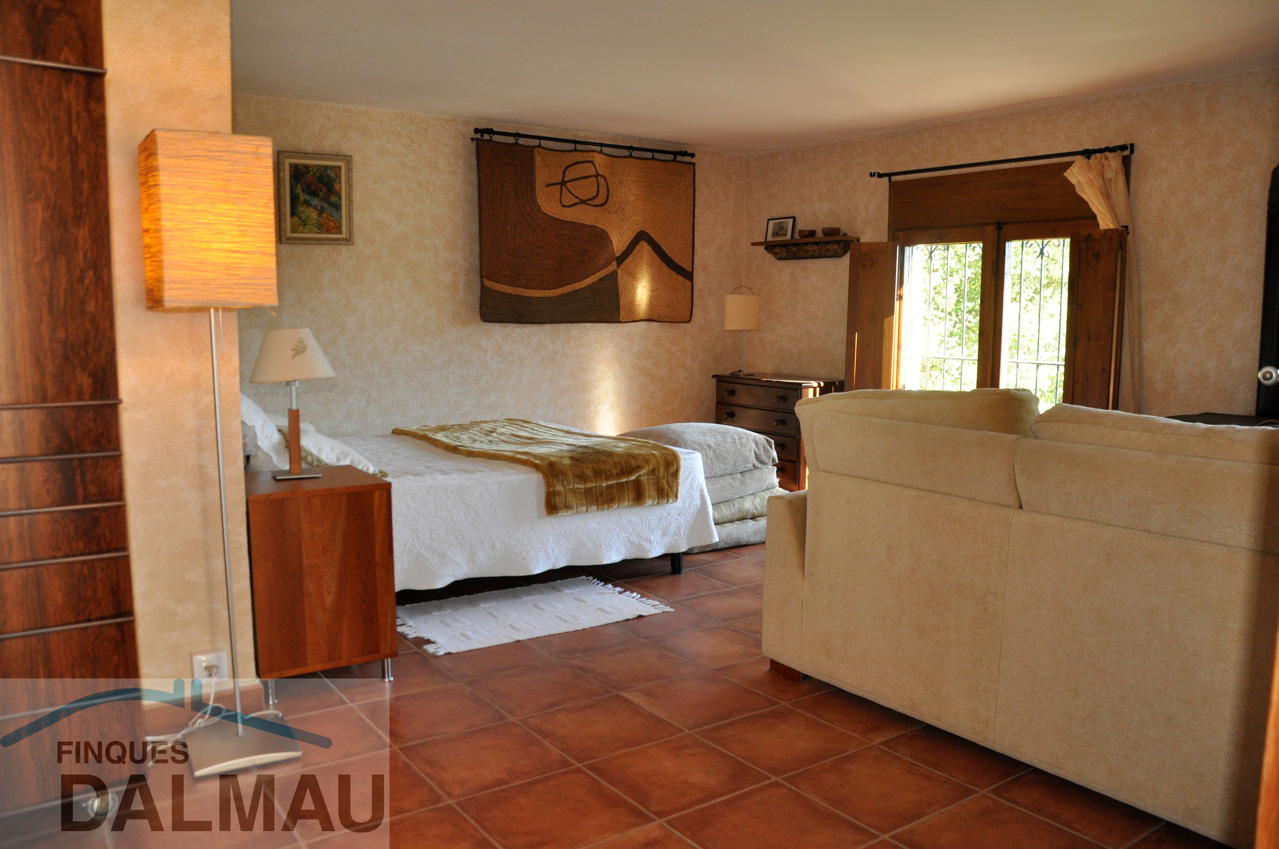 NICE HOUSE ON A HILL NEXT TO THE BEACH