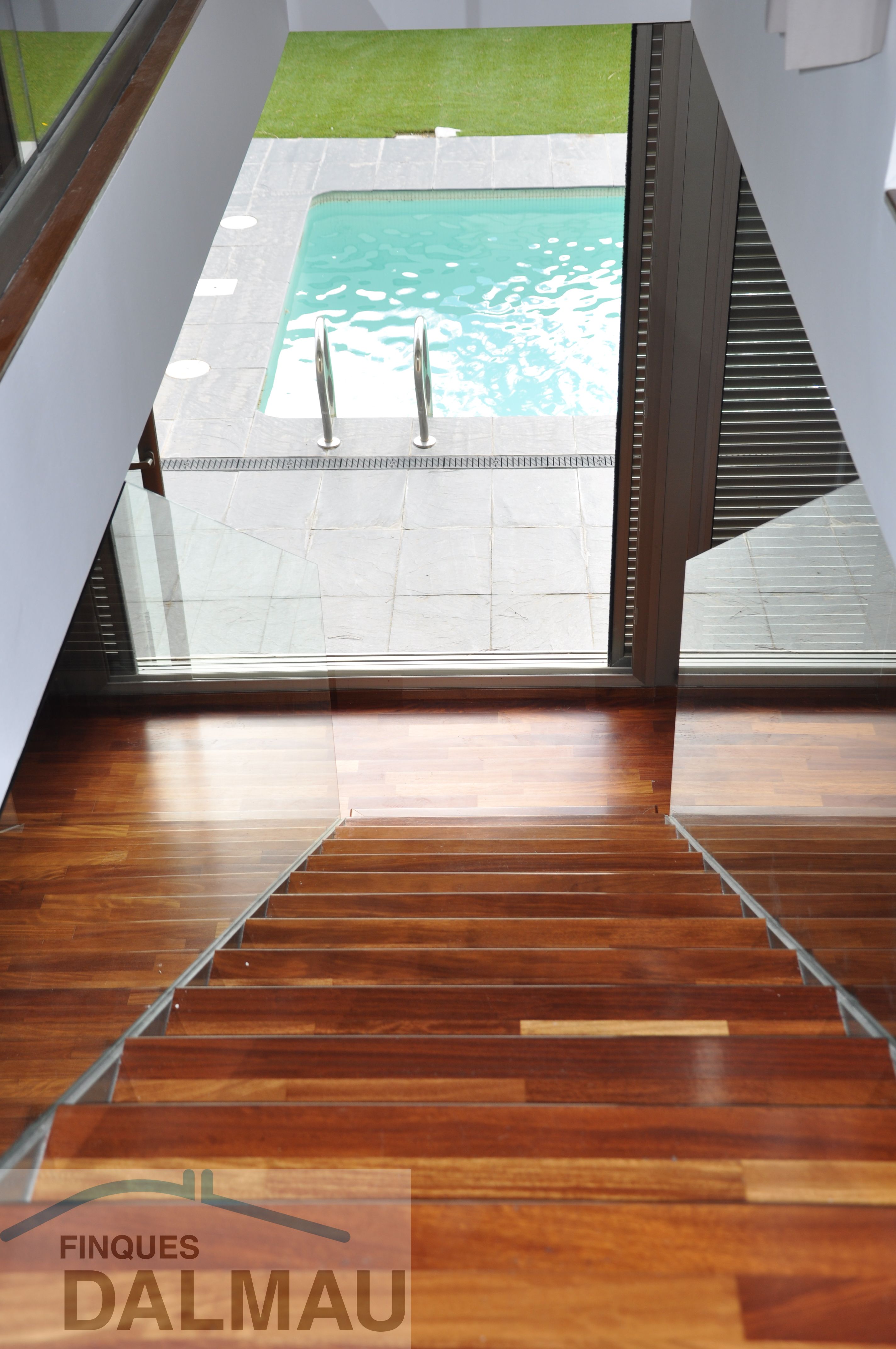 DESSIGN HOUSE WITH AMAZING VIEWS NEXT TO BARCELONA