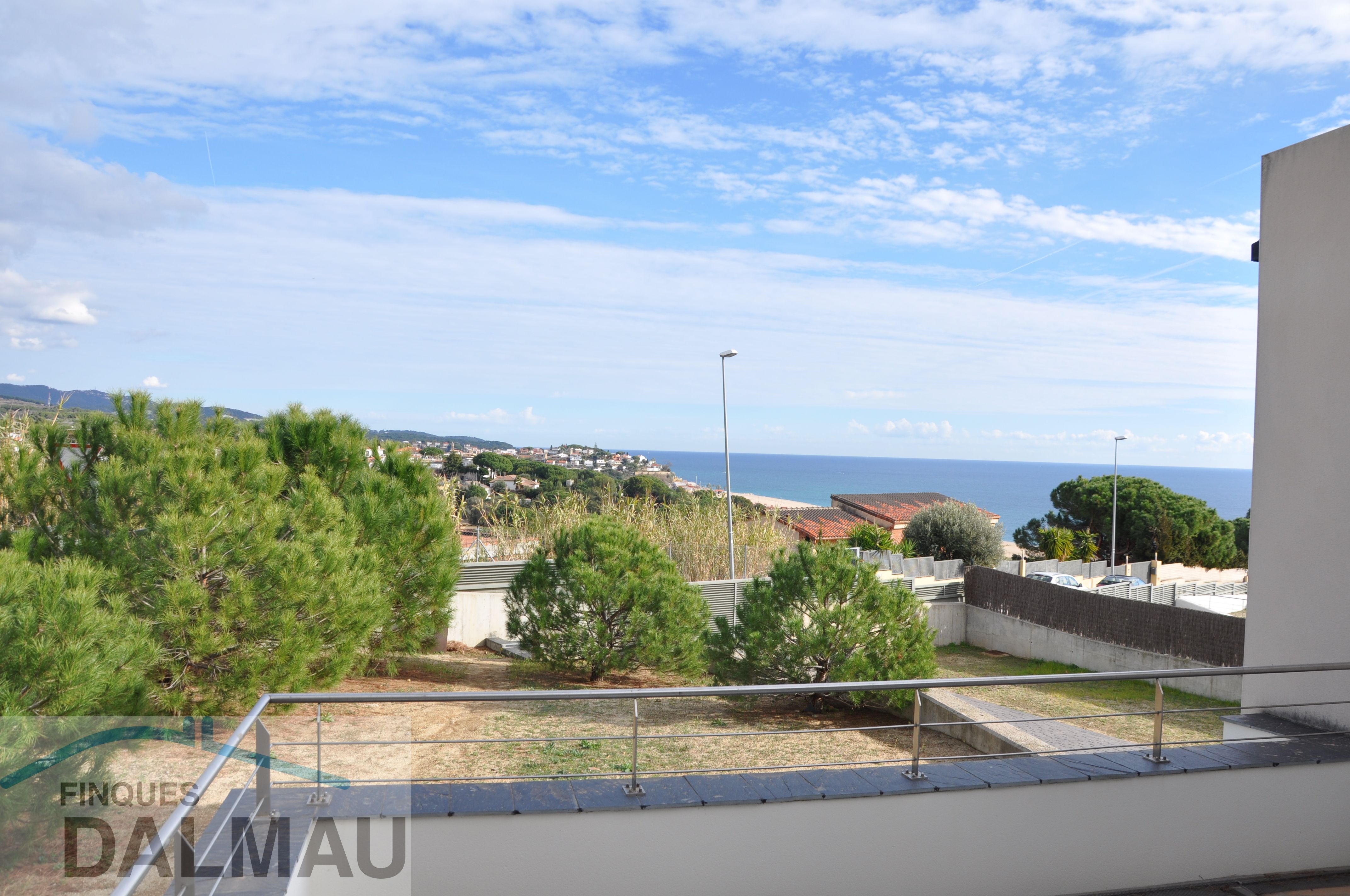 DESSIGN HOUSE WITH AMAZING VIEWS NEXT TO BARCELONA