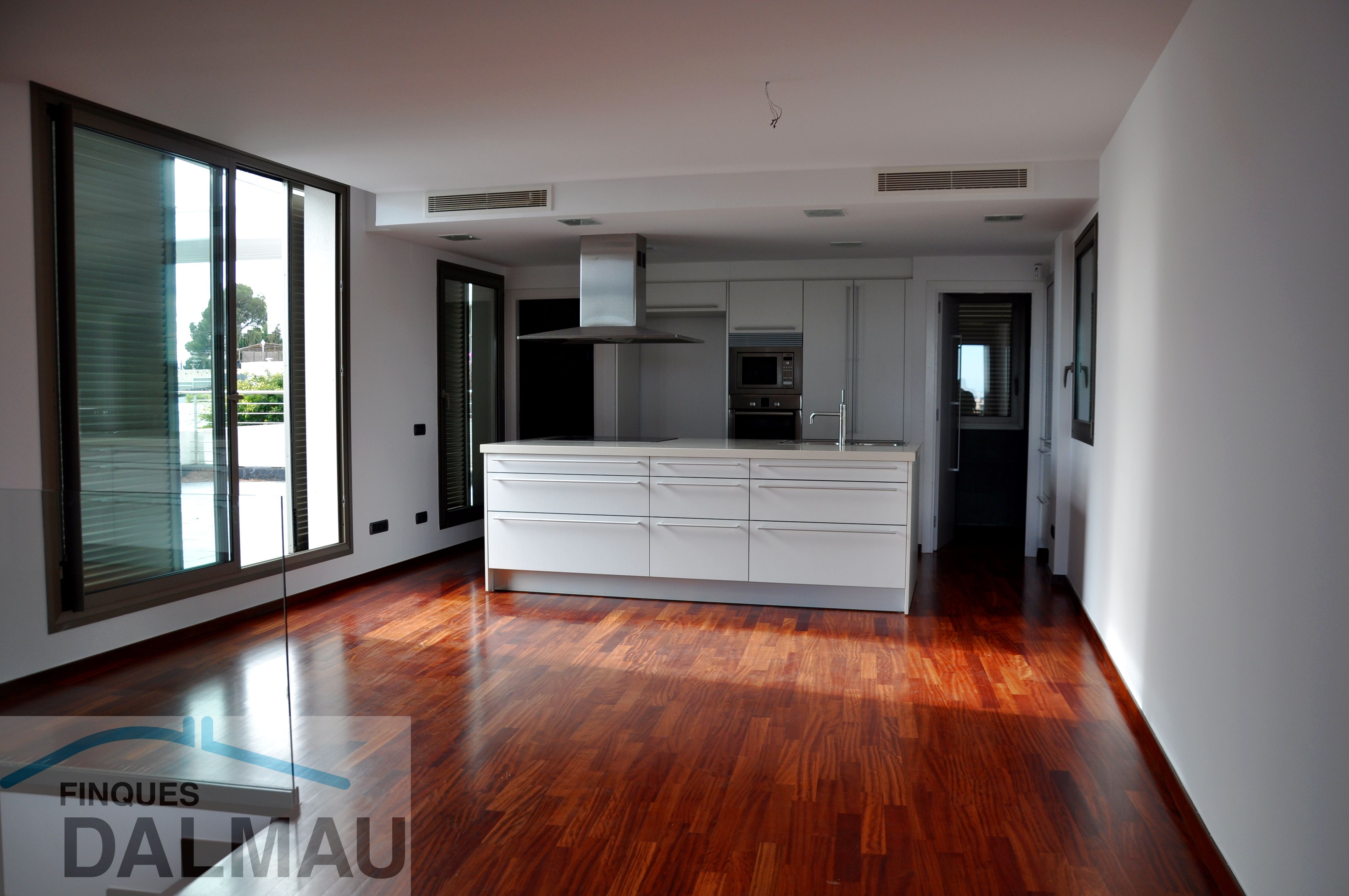 DESSIGN HOUSE WITH AMAZING VIEWS NEXT TO BARCELONA