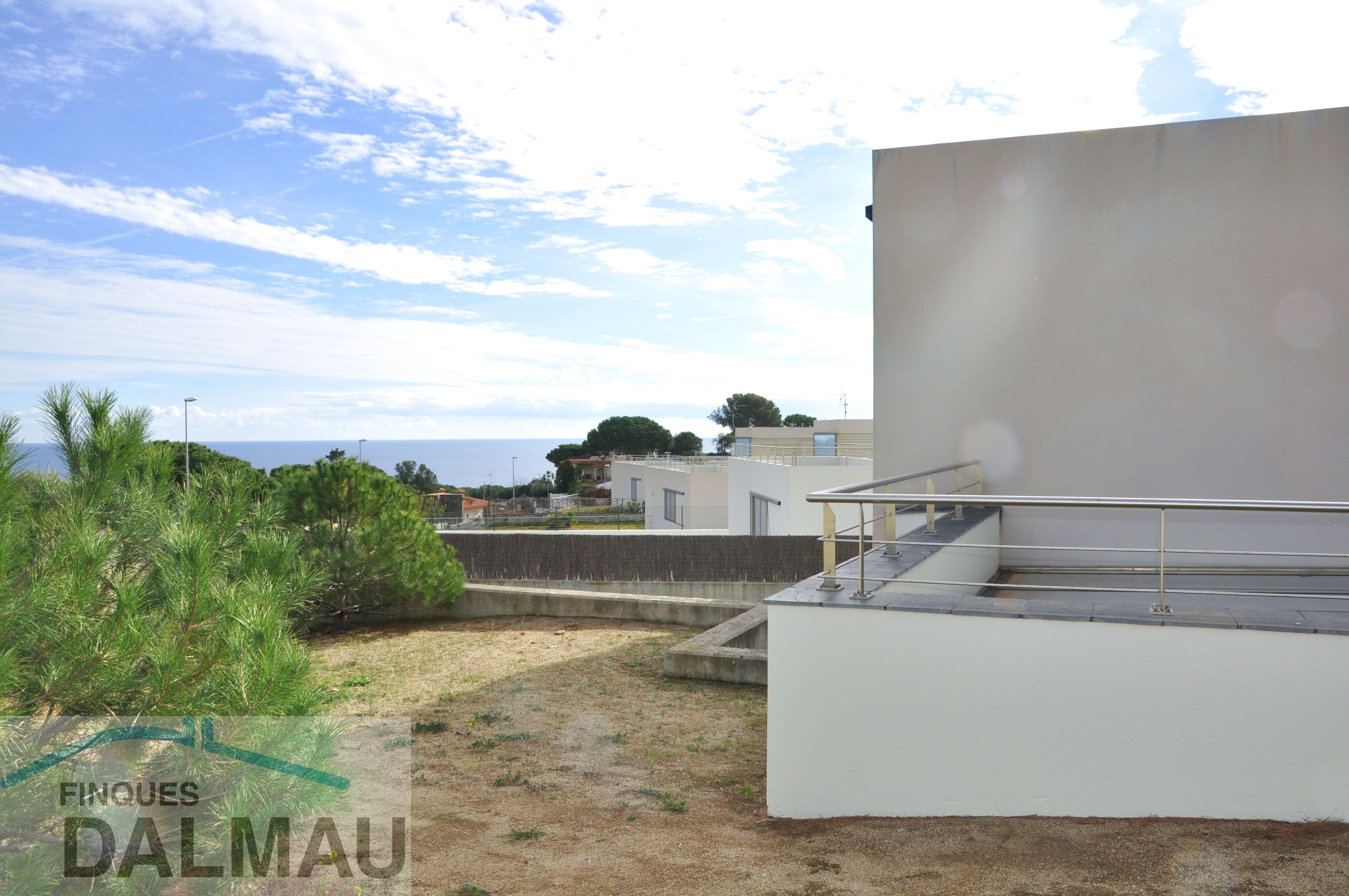 DESSIGN HOUSE WITH AMAZING VIEWS NEXT TO BARCELONA