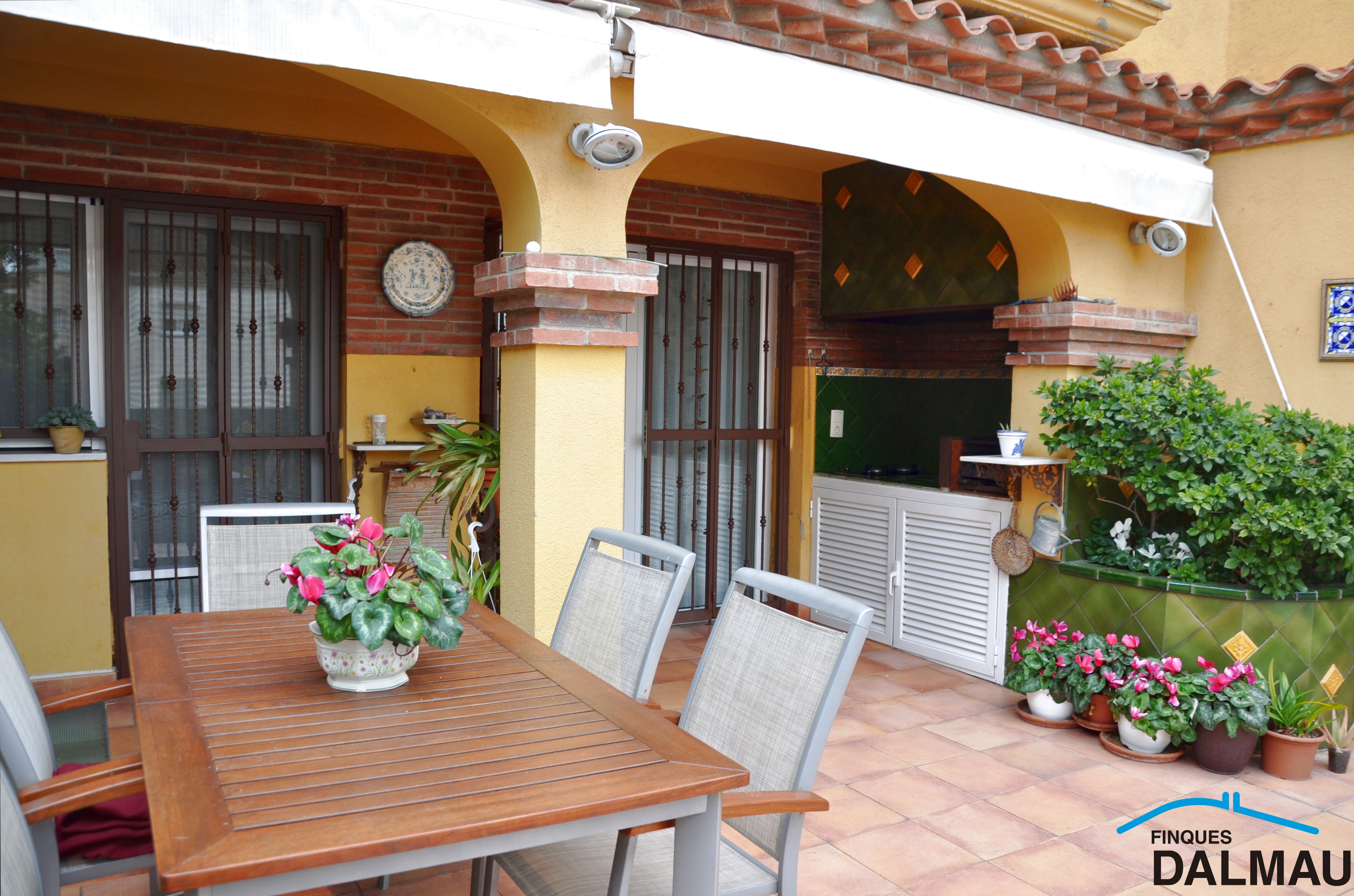 WONDERFUL HOUSE IN THE CENTER OF ARENYS DE MAR