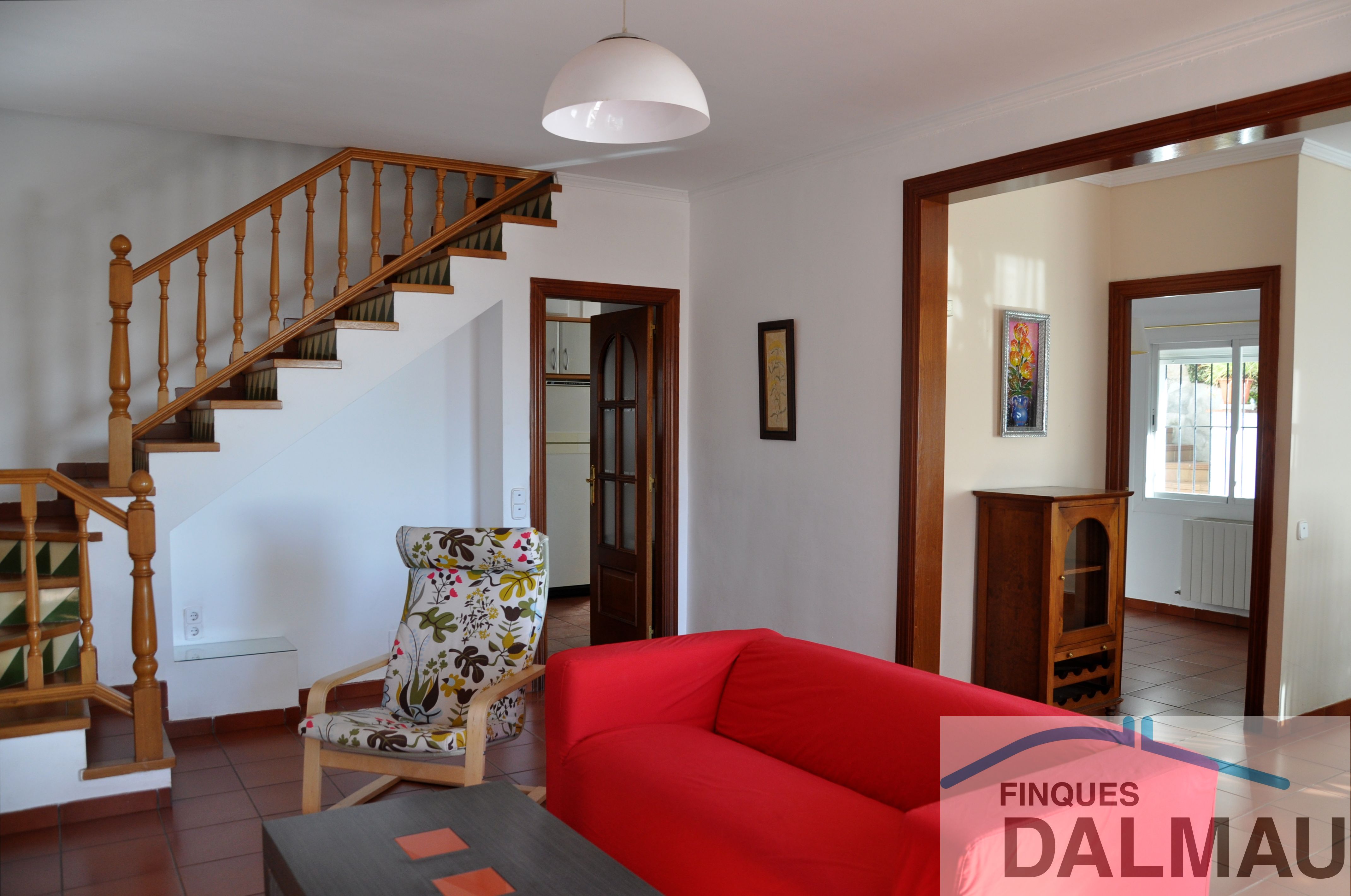 HOUSE WITH SEA VIEWS AND SWIMMING POOL, IN PERFECT STATE.