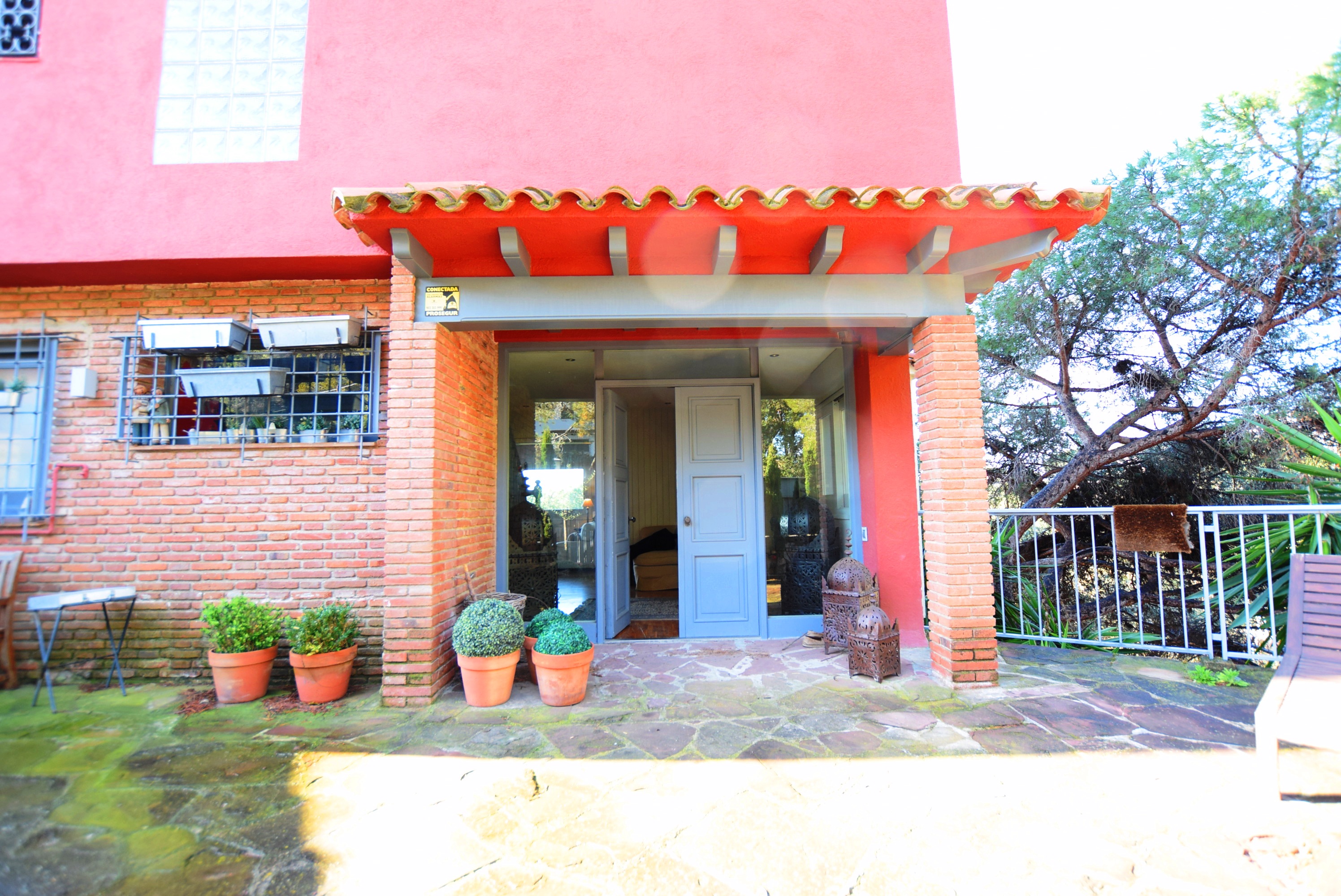 Casa con vistas al mar y al puerto.
