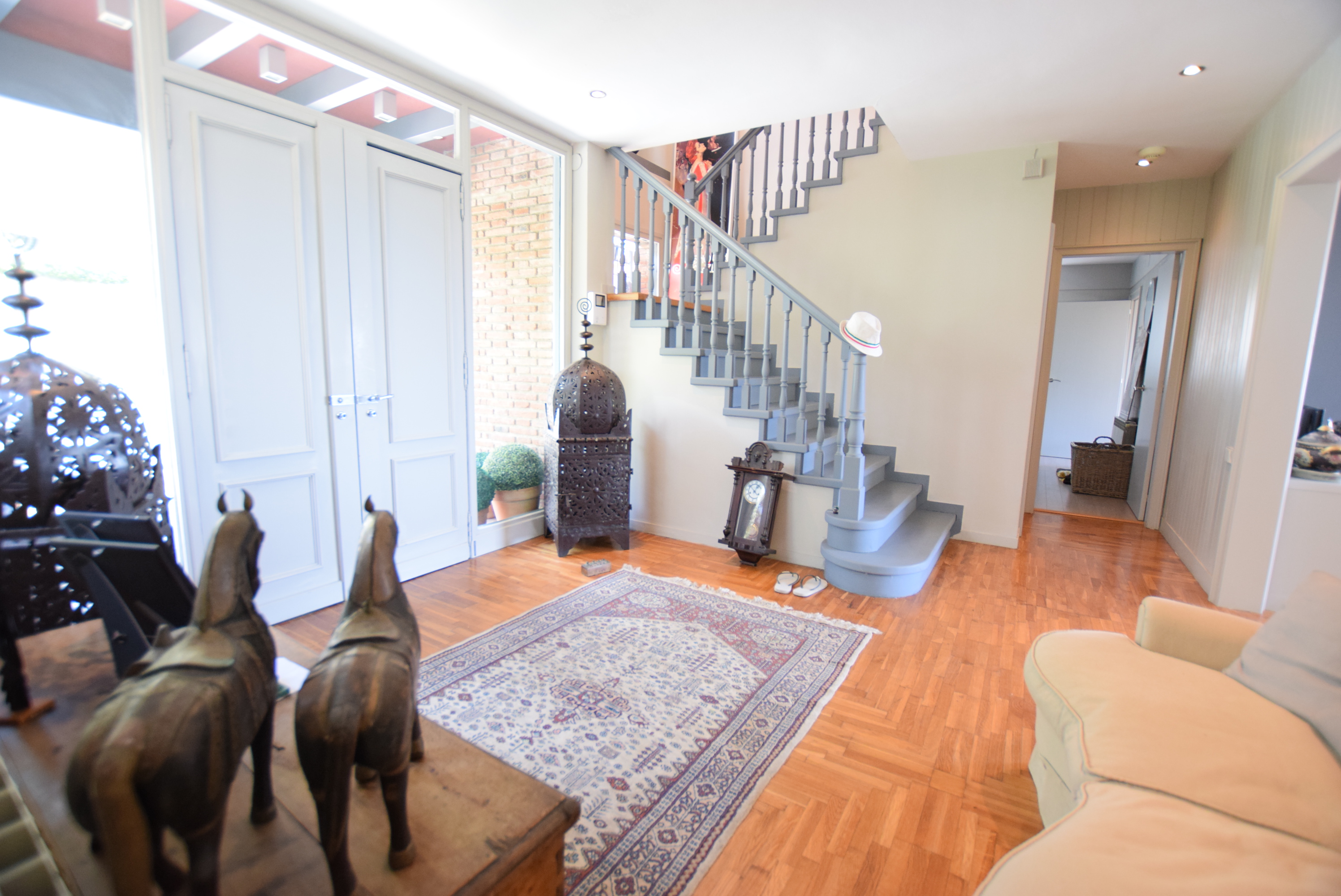 Casa con vistas al mar y al puerto.