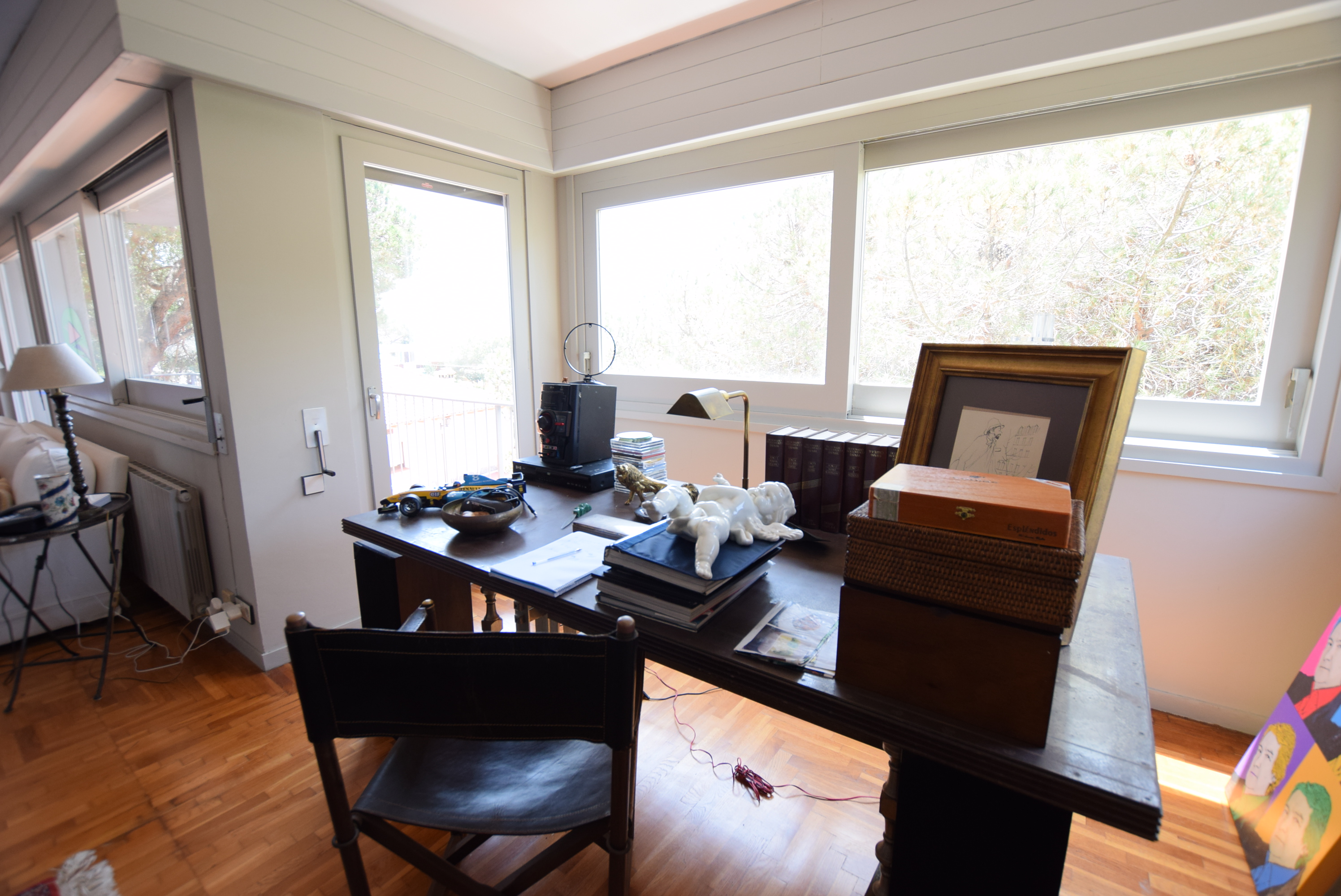 Casa con vistas al mar y al puerto.