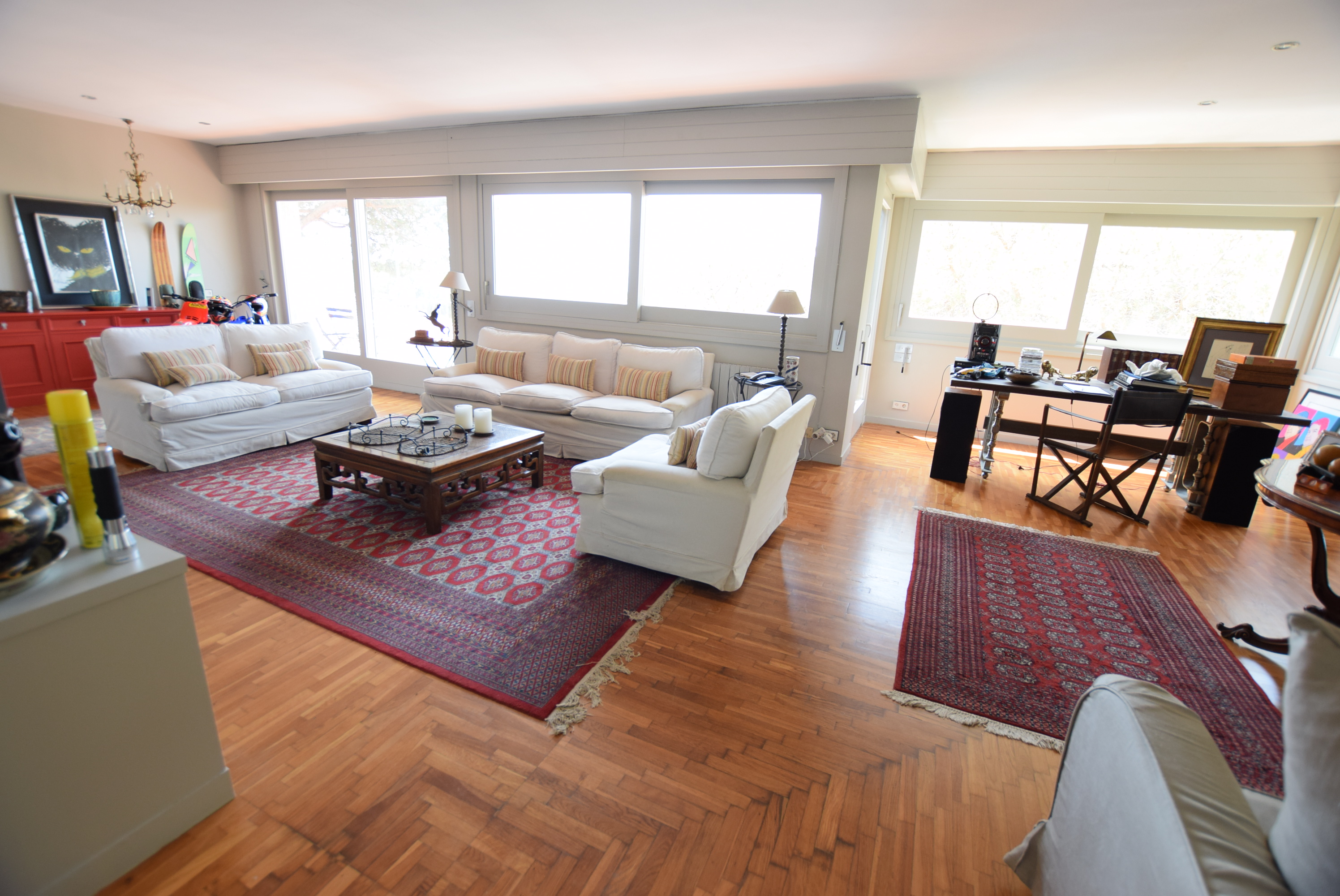 Casa con vistas al mar y al puerto.