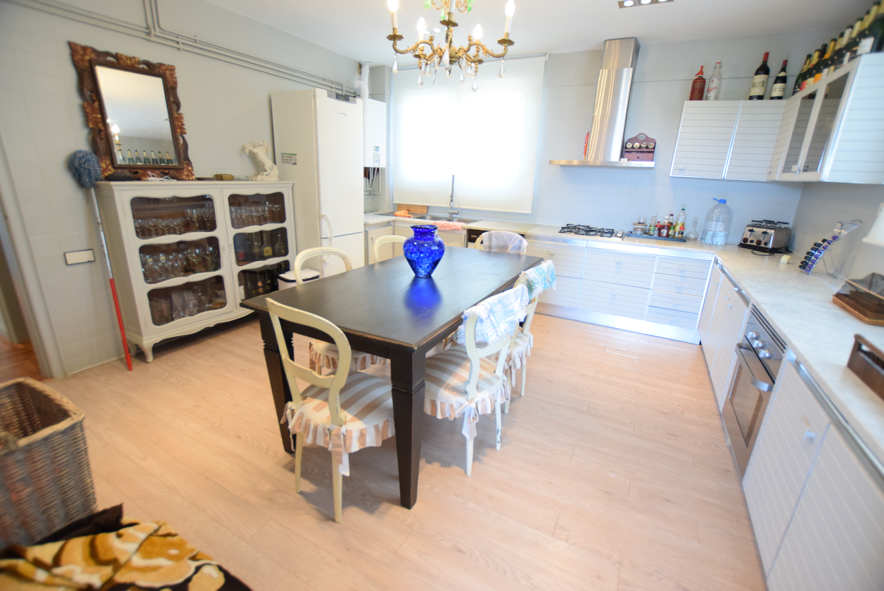 Casa con vistas al mar y al puerto.