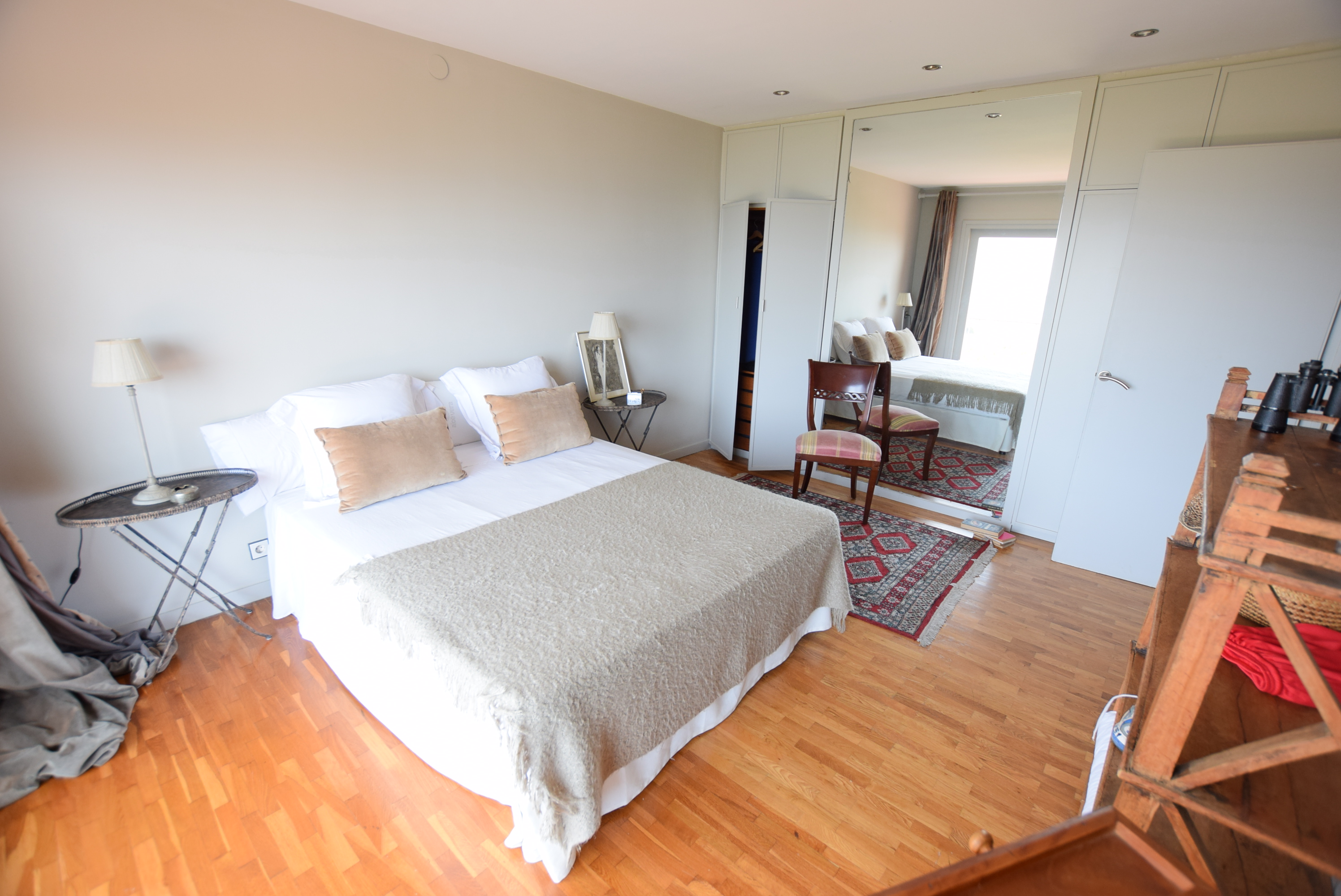 Casa con vistas al mar y al puerto.