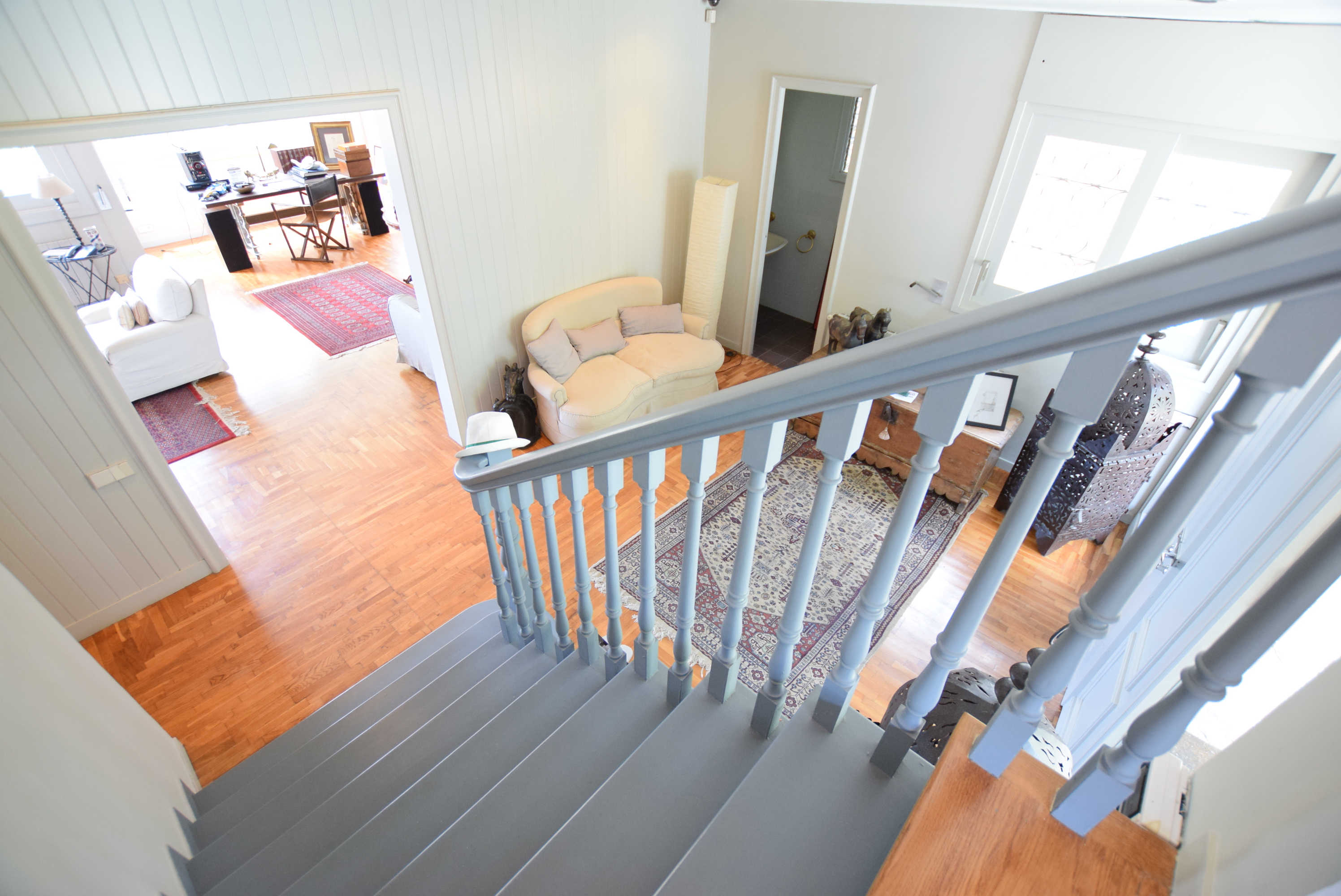 Casa con vistas al mar y al puerto.