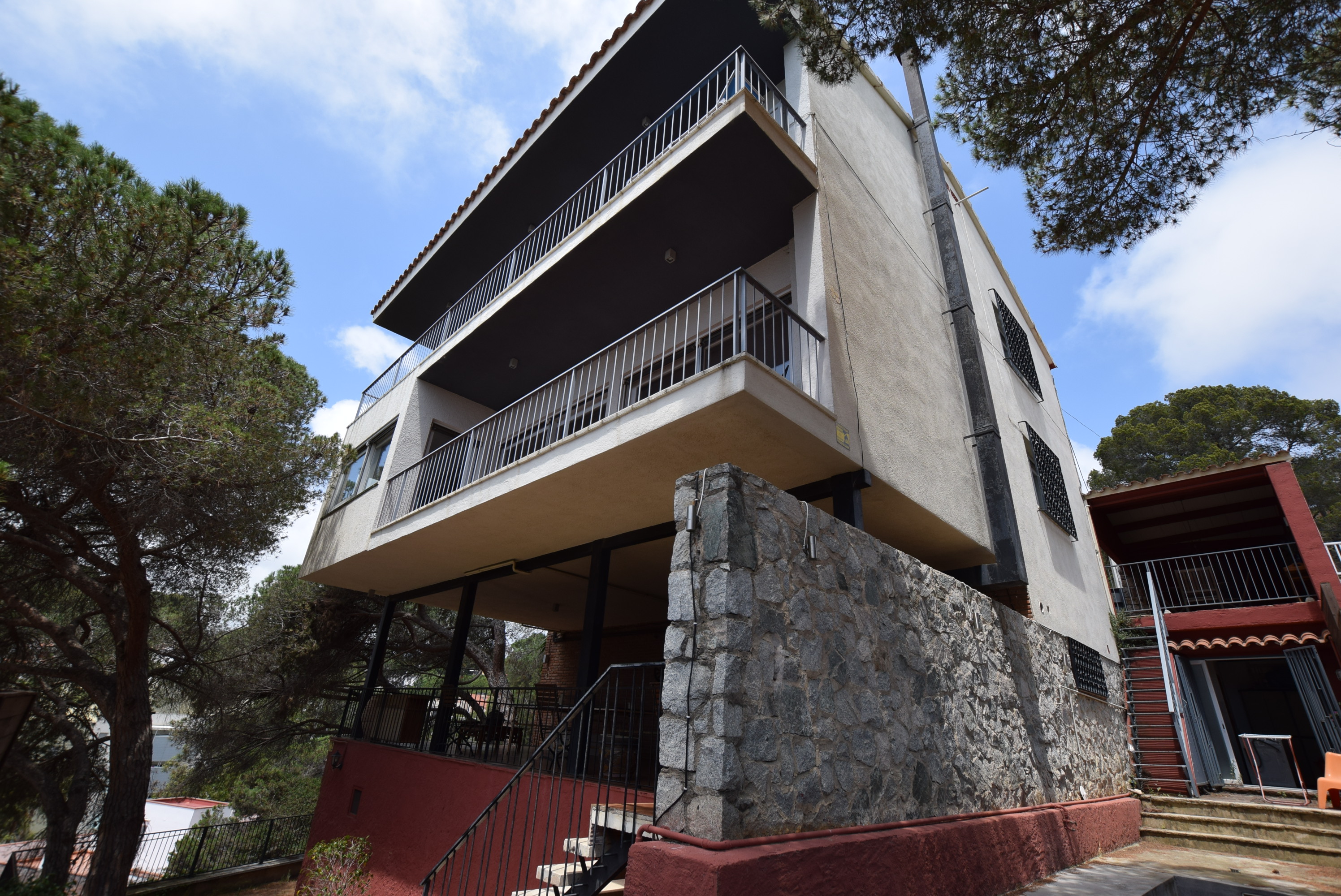 Casa con vistas al mar y al puerto.