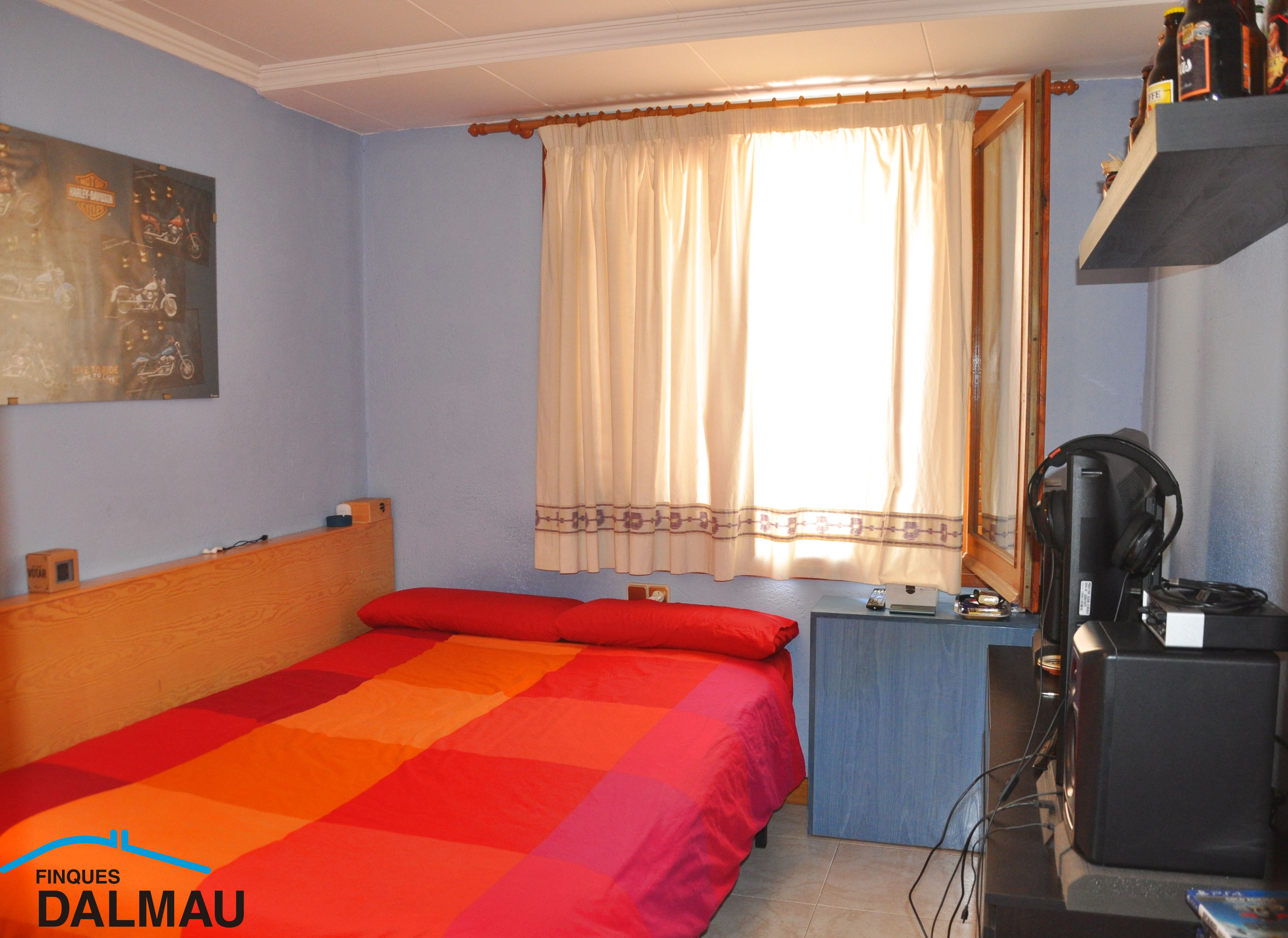 CASA DE PUEBLO REFORMADA CON PATIO Y TERRAZAS